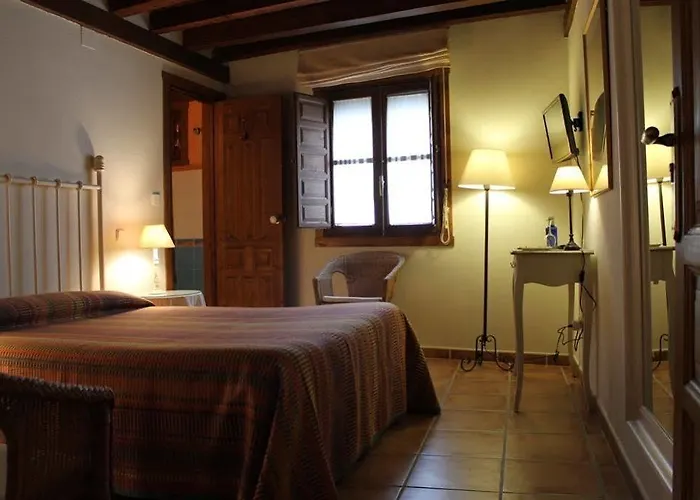 Rural Luna Y Rural Lunaposada Maison d'hôtes